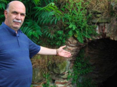410 Yıllık Armas Manastırı Çöplüğe Döndü!