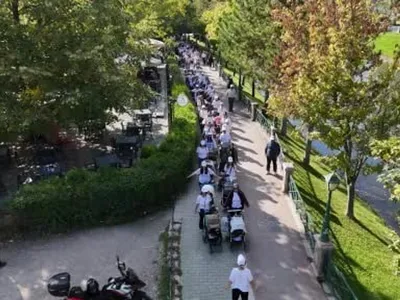 Eskişehir’de 75 anne ve bebekleriyle spor yaparak sosyal bağlarını güçlendirdi