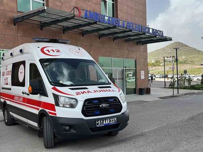 Niğde-Bor yolunda meydana gelen trafik kazasında 3 kişi yaralandı