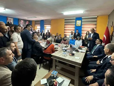 AK Parti Kars'ta ilçe teşkilatları buluşarak gelecek hedeflerini belirledi
