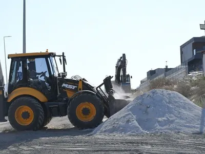 Kuşadası'nın Değirmendere Mahallesi'nde yeni yol yapım çalışmaları başladı