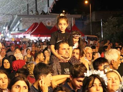 48. Honaz kiraz kültür ve sanat festivali başladı