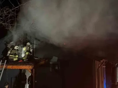 Düzce'de iki katlı ahşap evde yangın korkusu