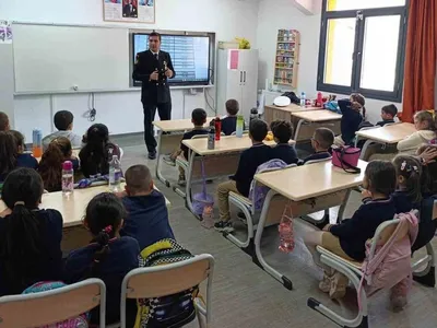 Geleceğin denizcileri için bilgilendirme seferberliği: Sahil Güvenlik öğrencilerle buluştu