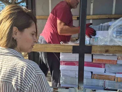 Altıntaş’ta yeni eğitim yılı için ders kitapları dağıtımına hız verildi
