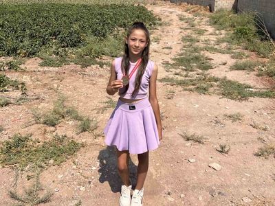 Küçük sporcu Süreyya, koşu hayallerini asfalt yollarda gerçekleştiriyor