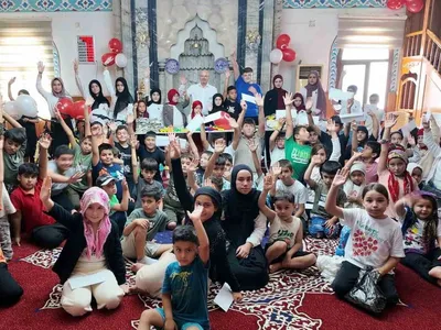 Erdemli'de geleneksel ödüllerle çocuklara kur'an sevgisi aşılanıyor