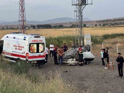 Bingöl'de otomobil takla attı: 3 yaralı