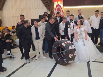 Damadın tır şoförü olması düğünde unutulmaz bir anı yarattı
