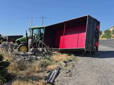 Yozgat'ta otobüs ve traktör çarpıştı, kaza ucuz atlatıldı