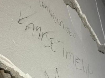 64 saat sonra kurtarıldı: Pes etmedi duvara ‘Umudunuzu kaybetmeyin’ yazdı