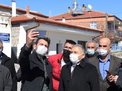 65 Yaş Üstü Vatandaşlara Cuma Namazı Çıkışı Kovid-19 Aşısı Yapıldı