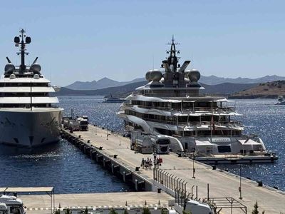 Bodrum’da süper yatlara 21 tankerle 600 bin litre yakıt ikmali