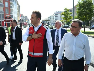 Savaştepe Caddesi'nde modern yol çalışmaları tamamlandı