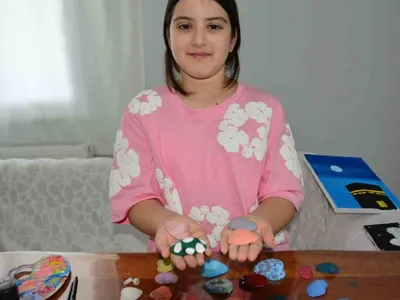 Minik Elif Zehra, deniz kabuklarıyla sanata hayat veriyor