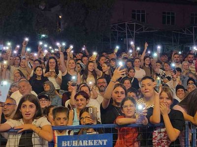 Buharkent Taze İncir Festivali'nde Eypio rüzgarı esti