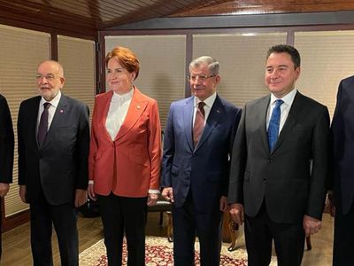 6’lı masa giderek karışıyor: Akşener’in adayına ünlü isimden destek geldi