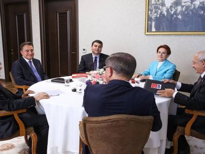 6’lı masada başörtüsü teklifi gündemde: Ortak fikir referandumsuz bitmesi yönünde