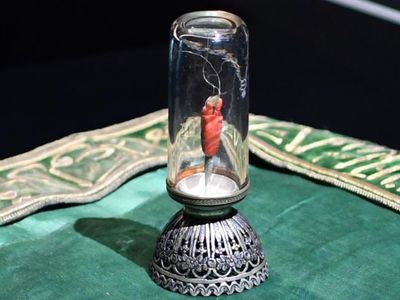 70 Yıllık Sakal-ı Şerif Camiden Çalındı! ''Rezil Olduk''