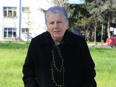 74 yaşındaki savaşçı kadın  kalp krizini hem de kemik tümörünü korkusuzca yendi!