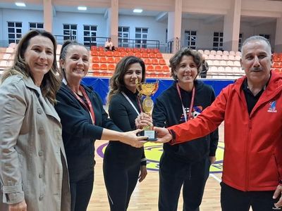 Aydın'da kamu çalışanları 3x3 basketbol turnuvasında başarılı mücadeleler