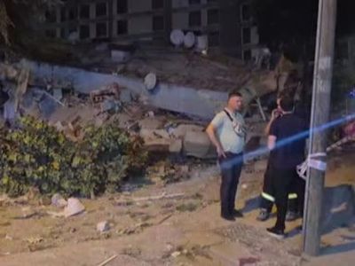 Bahçelievler'de boş bina çöktü, yaralı yok