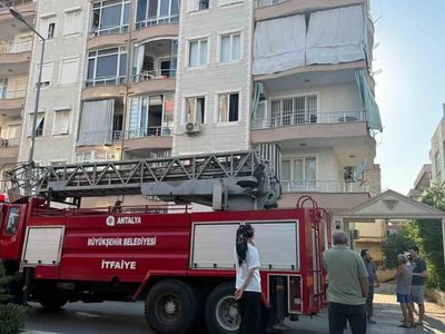 Serik'te unutulan yemek yangına neden oldu