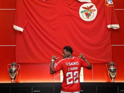 Benfica, Jhon Duran'ı kiralık olarak kadrosuna kattı