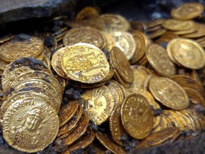 8 yaşındaki çocuk hayatının şokunu yaşadı: Okul bahçesinde 1800 yıllık hazine keşfedildi