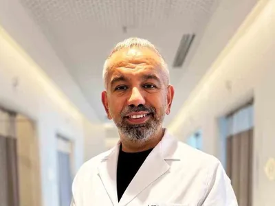 Alzheimer bakımında bütüncül yaklaşım: hafızanın ötesine geçmek