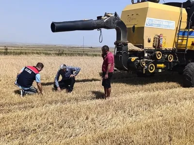 Kars'ta biçerdöver denetimleriyle hububat hasadı güvence altına alınıyor