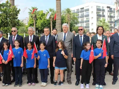 Denizli'de 2026-2027 eğitim yılı çelenk töreniyle başladı