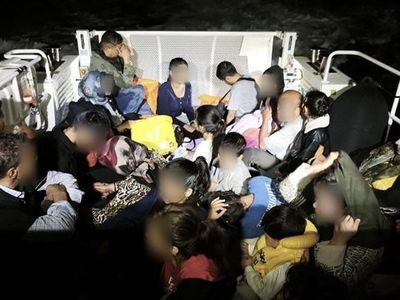 Ayvacık açıklarında 32 kaçak göçmen ele geçirildi