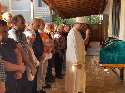 İnşaat iskelesinden düşen işçi, Derince'de toprağa verildi