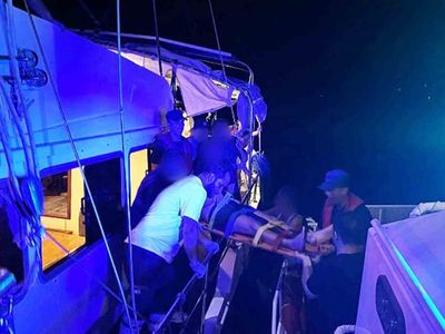 Marmaris açıklarında ticari yatta yaralanan vatandaşa tıbbi tahliye