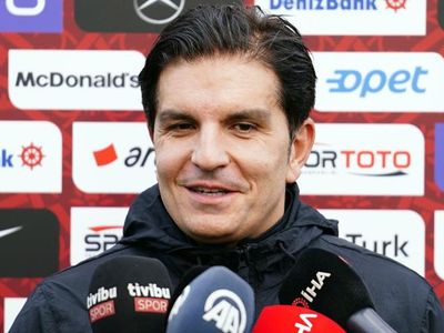 A Milli Futbol Takımı Yardımcı Antrenörü Kenan Koçak'tan Çarpıcı Açıklamalar!