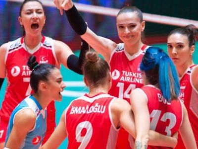 A Milli Voleybol Takımı adını finale yazdırdı! Simge Aköz’den iddialı sözler