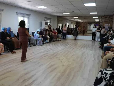 Diyarbakır'da kadınlar mesleki atölyelerle üretim alanlarını genişletiyor