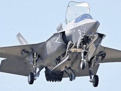ABD F-35 savaş uçağı yere çakıldı: Pilot son anda hayatını kurtardı