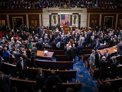 ABD Senatosu, Trump'ın İran'a yönelik savaş yetkilerini sınırlandıran tasarıyı kabul etti