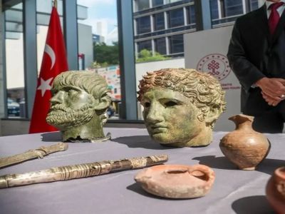 ABD'de Ele Geçirilen 14 Tarihi Eser Türkiye'ye İade Edildi