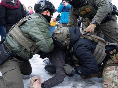 ABD'de, ICE polisine tepki olarak düzenlenen protestolarda en az 30 kişi gözaltına alındı