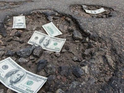 ABD'de Paralar Yola Saçılınca Trafik Kilitlendi