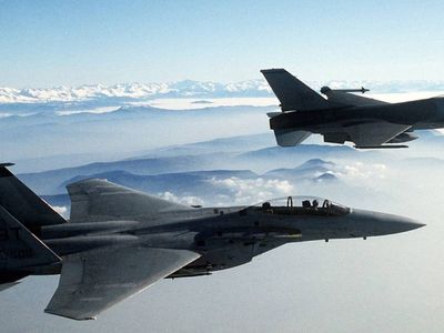 ABD’den açıklama geldi: Jetler İran üslerini bombaladı