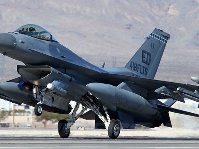 ABD'den flaş hamle: Zelenskiy'nin istediği uçaklara karşı Polonya'ya F-16 teklif etti
