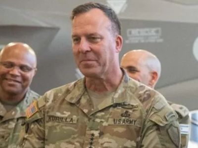 ABD'li komutan Suriye'de YPG'yi ziyaret etti