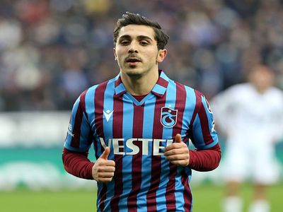 Abdulkadir Ömür kimdir, nereli ve kaç yaşında? Trabzonsporlu futbolcu Abdulkadir Ömür kadro dışı mı kaldı, Galatasaray maçında oynayacak mı? Abdulkadir Ömür hayatı ve biyografisi