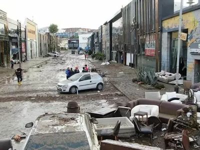 Acı bilanço gün ağarınca ortaya çıktı! İstanbul'u vuran sel felaketinde 2 kişi öldü 12 kişi yaralandı