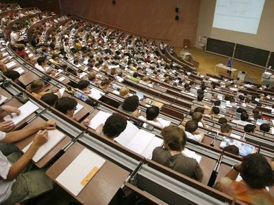 Açıköğretimde öğrenci sayısı azalıyor: YÖK kayıtlı öğrenci sayısını açıkladı