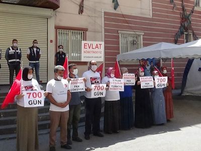 Acılı Ailelerin Evlat Nöbetinin 700'üncü Gününde Basın Açıklaması